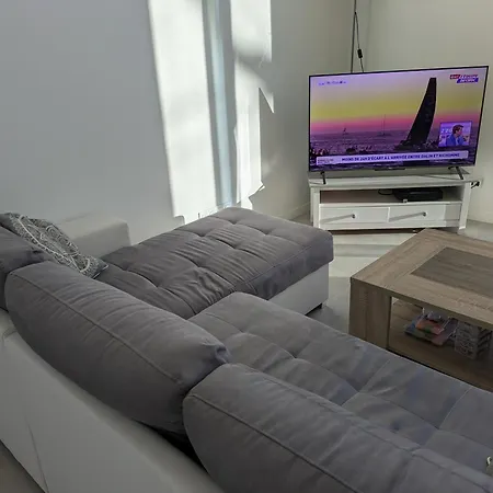 בית נופש Maison Recente 6 Personnes ארגלס-גזוסט
